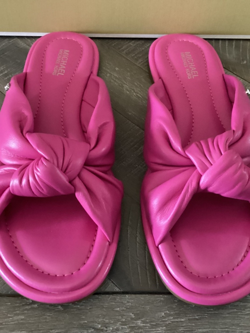 Michael Kors MMK Elena Knotted Slide Sandals, size 8 - Picture 6 of 12